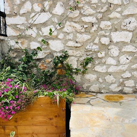 Mpolanos Guesthouse Himarë Exterior foto
